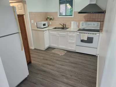 Large Room and space for Rent at Bayridge Rd. and Lincoln Dr.