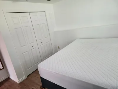 Large Room and space for Rent at Bayridge Rd. and Lincoln Dr.